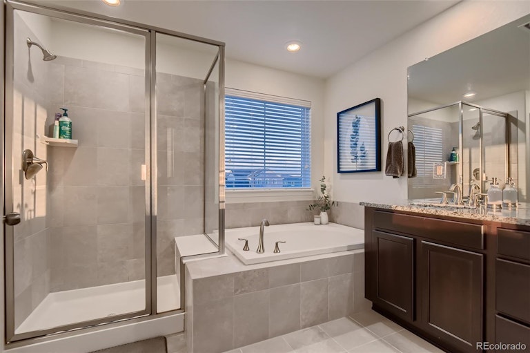Photo 16 of 28 - 251 Back Nine Dr, Castle Pines, CO 80108