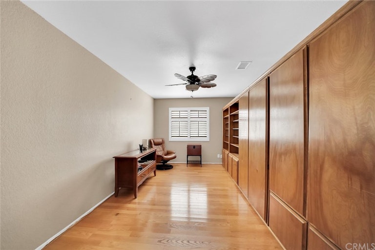 Photo 14 of 38 - 7876 Moonmist Cir, Huntington Beach, CA 92648
