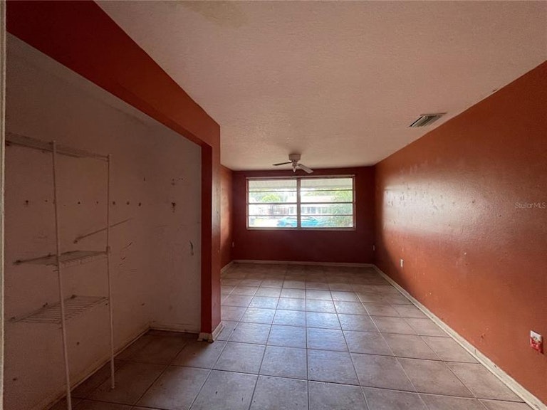 Photo 14 of 22 - 40018 Proud Mockingbird Rd, Zephyrhills, FL 33540