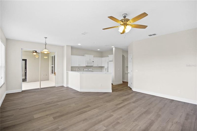 Photo 11 of 33 - 3793 Beacon Ridge Way, Clermont, FL 34711