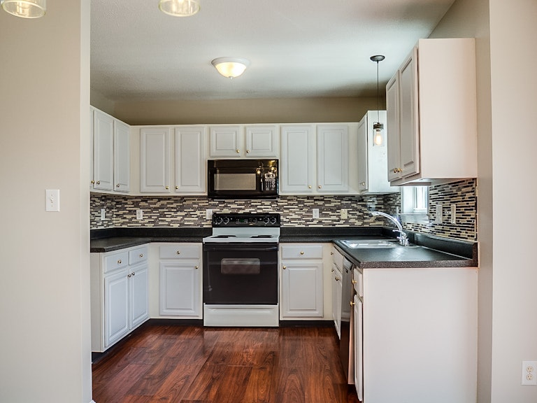 Photo 2 of 23 - 1142 Darius Pearce Rd, Youngsville, NC 27596