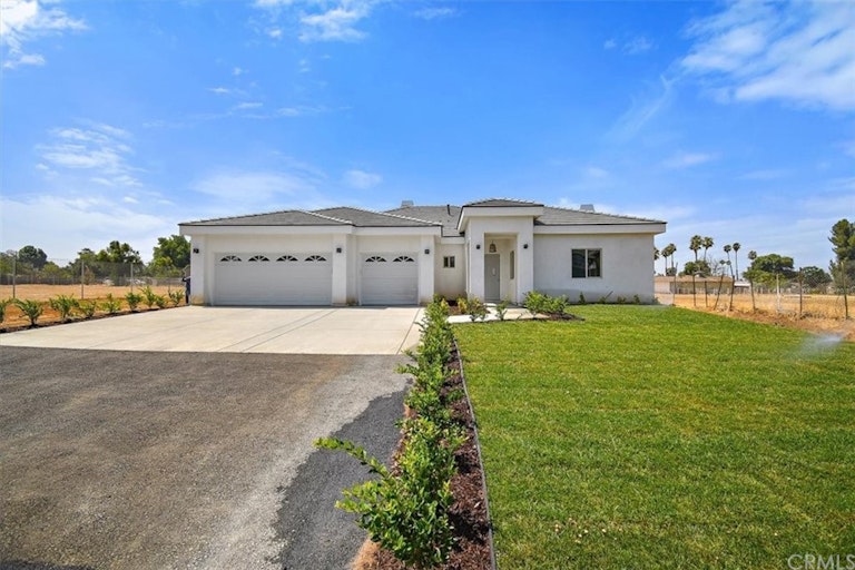 Photo 1 of 42 - 4974 Beatty Dr, Riverside, CA 92504