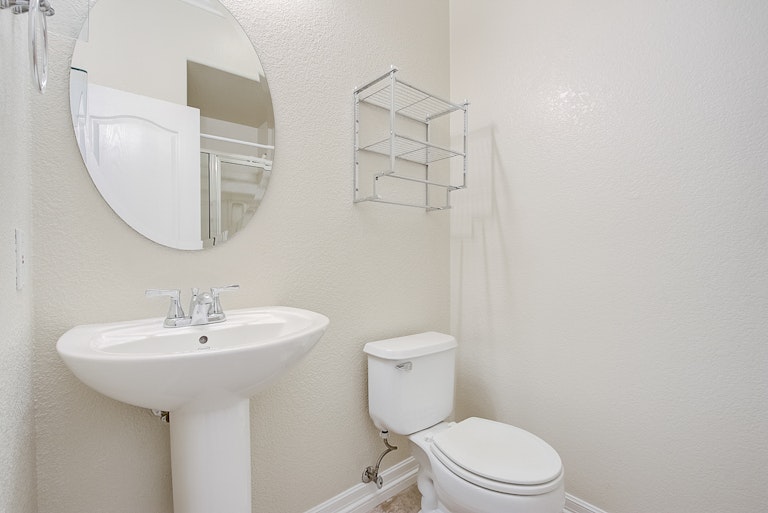 Photo 28 of 41 - 1400 Musgrave Dr, Roseville, CA 95747
