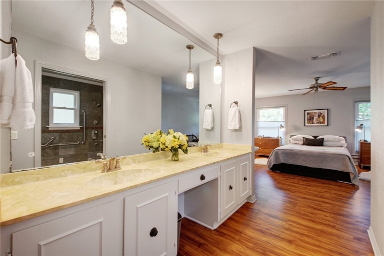 Photo 21 of 32 - 8510 Appalachian Dr, Austin, TX 78759