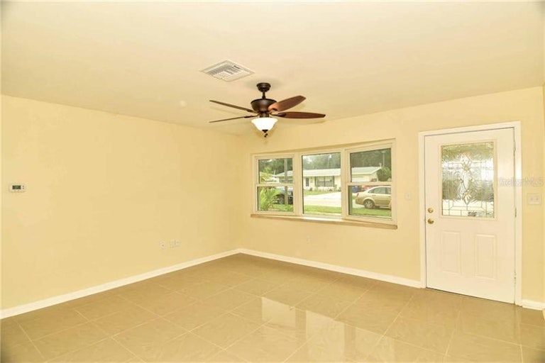 Photo 7 of 22 - 1608 Carroll St, Clearwater, FL 33755