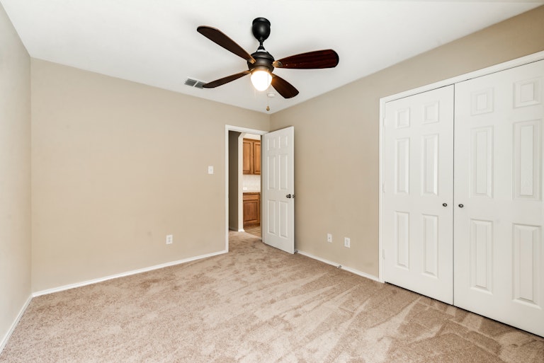 Photo 21 of 24 - 305 Mystic River Trl, Fort Worth, TX 76131
