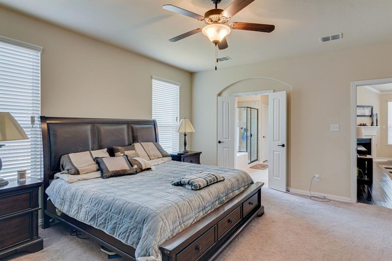 Photo 27 of 40 - 1508 Fallingwater Trl, Haslet, TX 76052
