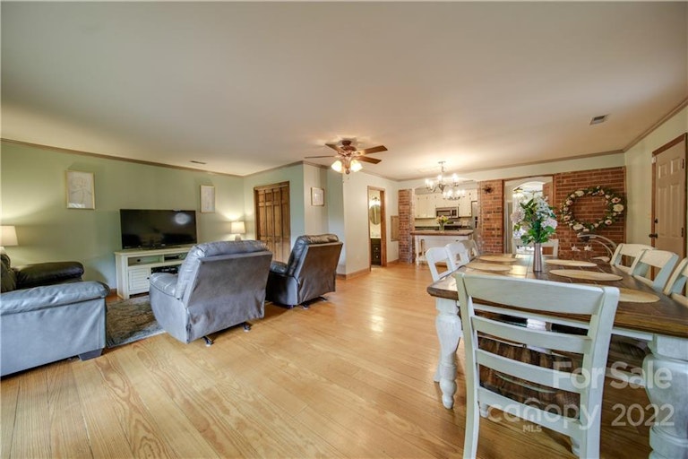 Photo 23 of 47 - 5802 Hillcrest Cir, Indian Trail, NC 28079