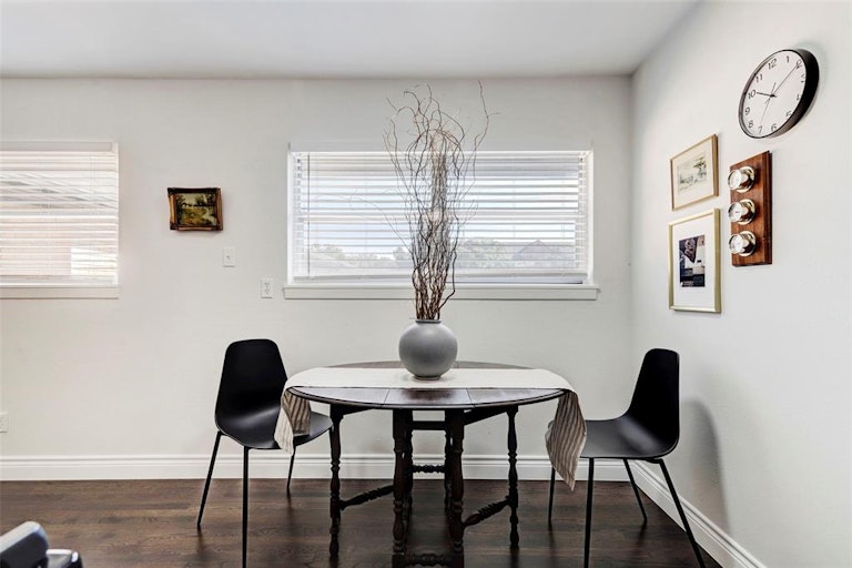 Photo 20 of 23 - 5102 Academy St #16, Houston, TX 77005