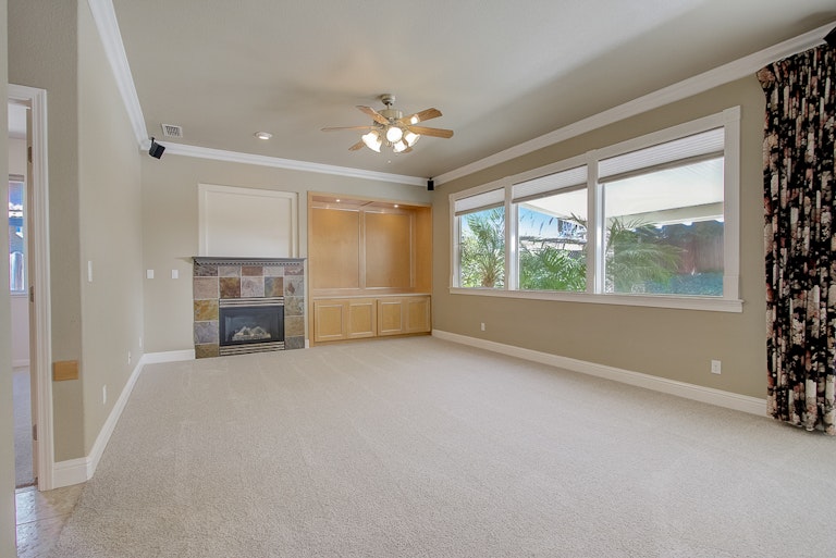 Photo 23 of 41 - 1400 Musgrave Dr, Roseville, CA 95747