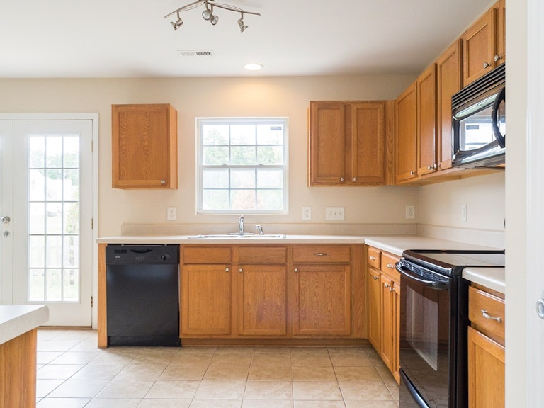 Photo 2 of 23 - 2601 Blue Iris Ln, Durham, NC 27703