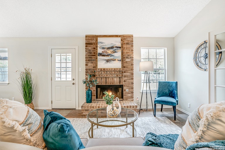 Photo 8 of 35 - 7418 Windbridge, San Antonio, TX 78250