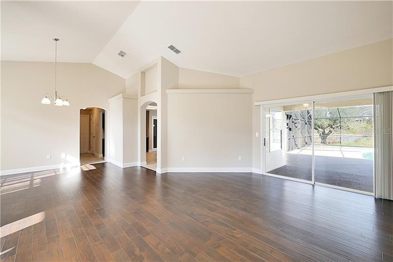Photo 3 of 25 - 17021 Magnolia Island Blvd, Clermont, FL 34711