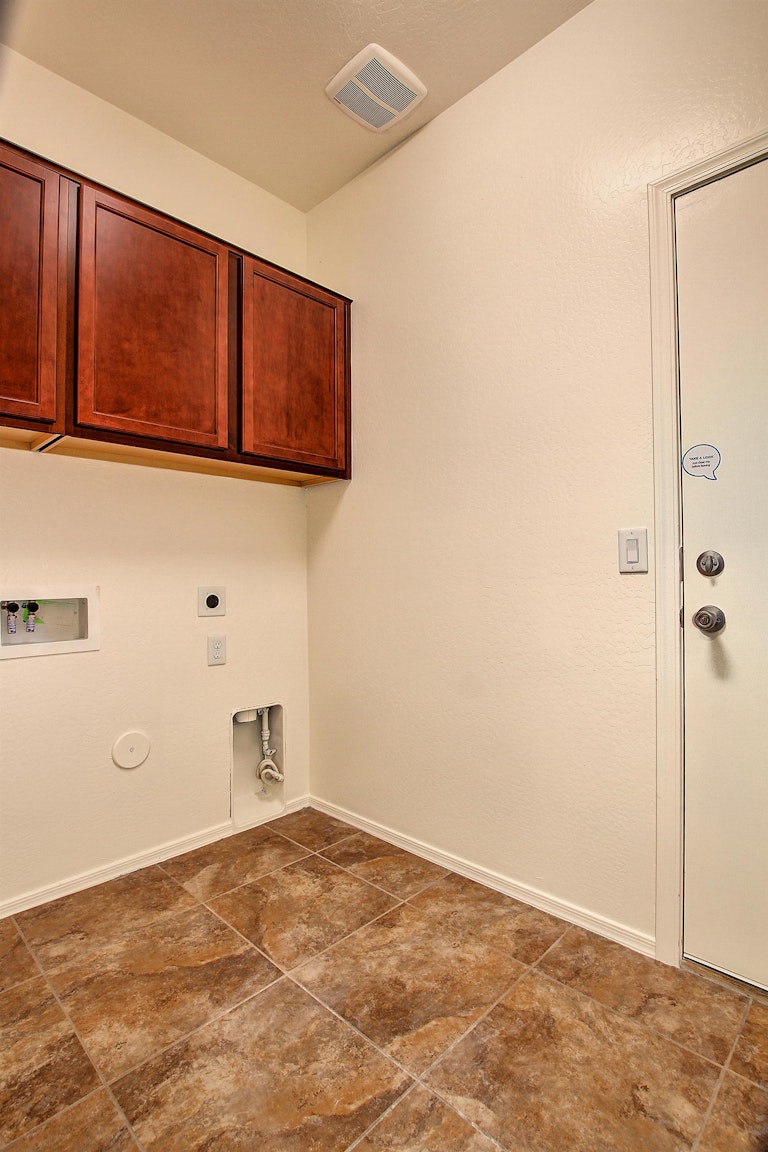 Photo 26 of 28 - 8121 S 23rd Dr, Phoenix, AZ 85041