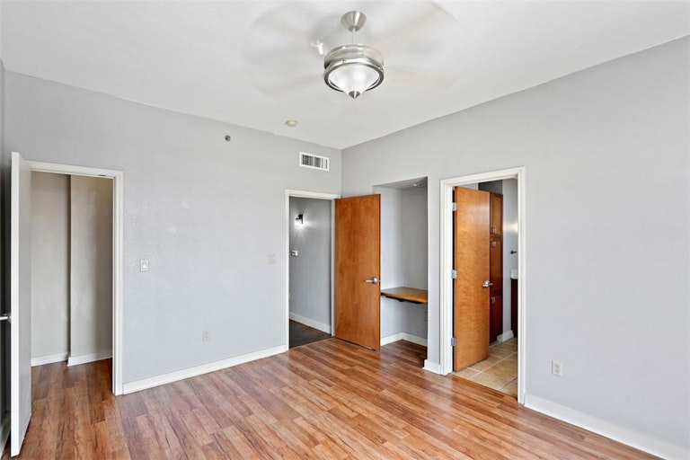 Photo 14 of 32 - 711 W 26th St #701, Austin, TX 78705