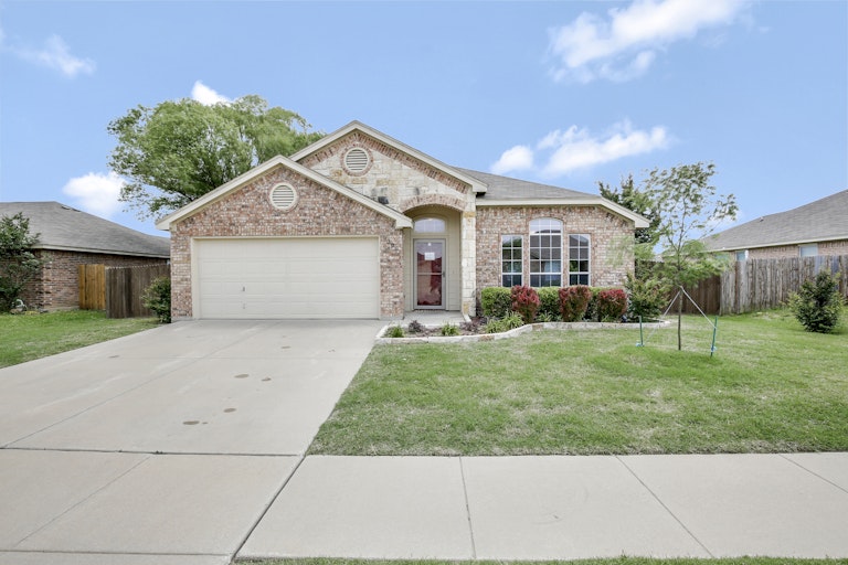 Photo 27 of 28 - 5308 Archer Dr, Fort Worth, TX 76244