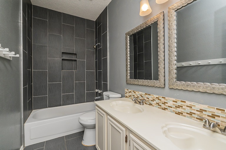 Photo 37 of 47 - 1309 Woodthorpe Dr, Mesquite, TX 75181