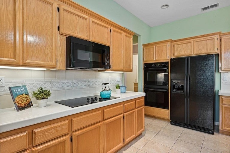 Photo 12 of 47 - 3970 Coldwater Dr, Rocklin, CA 95765