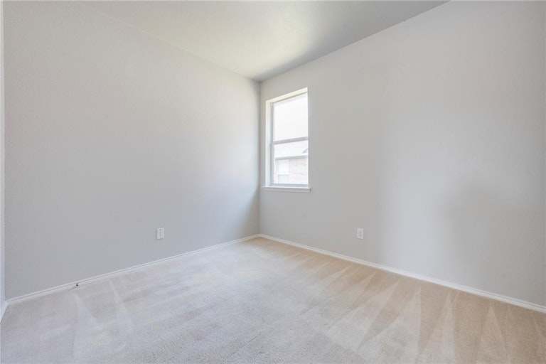 Photo 23 of 25 - 9873 Sparrow Hawk Ln, Fort Worth, TX 76108