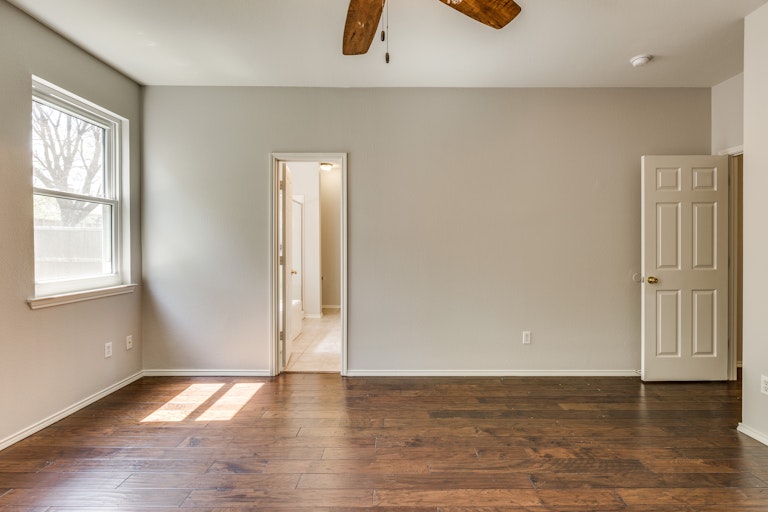 Photo 16 of 29 - 4205 Hawkins Dr, McKinney, TX 75072