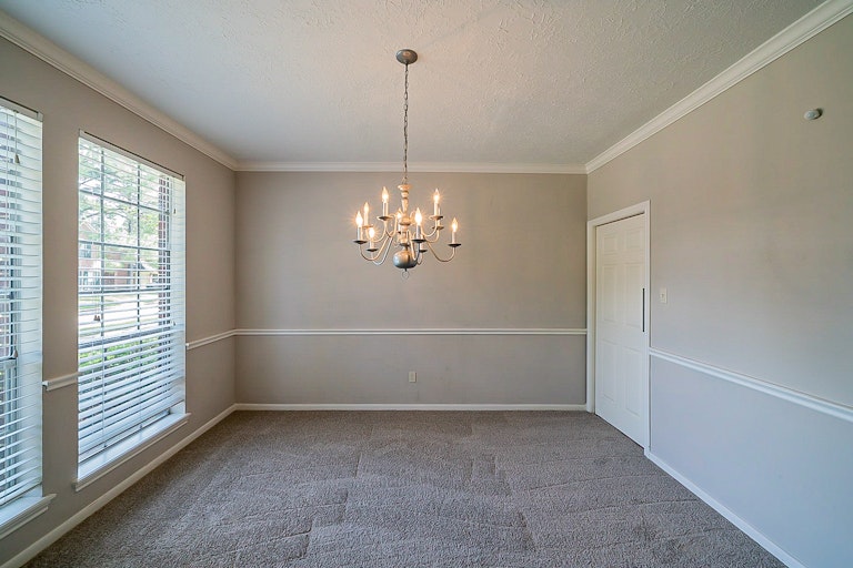 Photo 16 of 36 - 3303 Mulberry Hill Ln, Houston, TX 77084