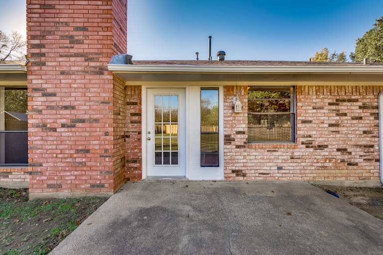 Photo 19 of 19 - 2117 Lea Meadow Cir, Corinth, TX 76208