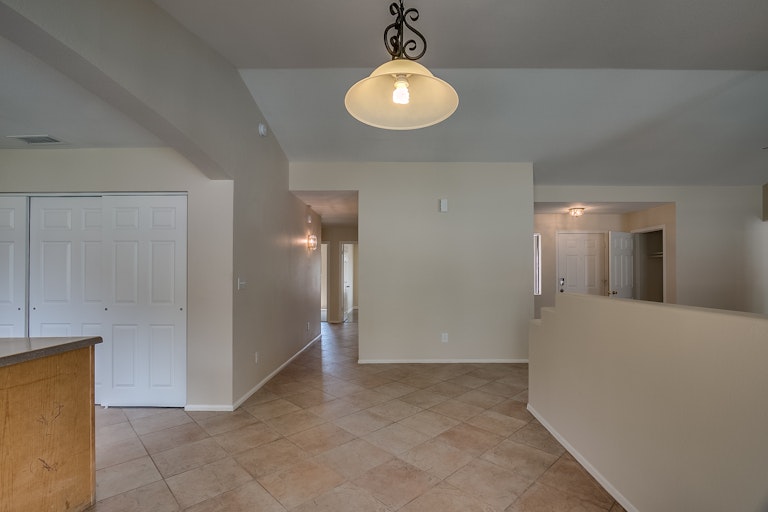 Photo 9 of 34 - 3014 W Daley Ln, Phoenix, AZ 85027
