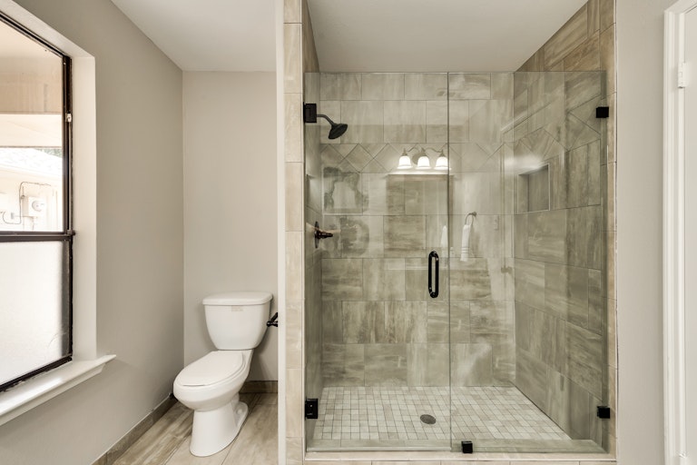 Photo 17 of 26 - 2805 Teakwood Ln, Plano, TX 75075