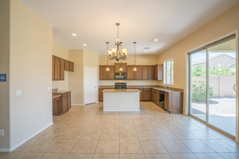 Photo 2 of 25 - 11958 W Daley Ln, Sun City, AZ 85373