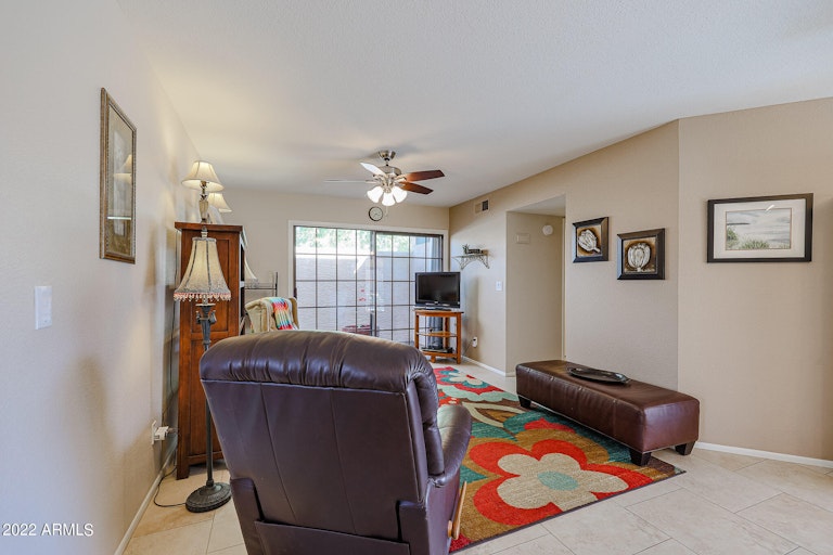 Photo 16 of 38 - 5207 E Half Moon Dr, Phoenix, AZ 85044