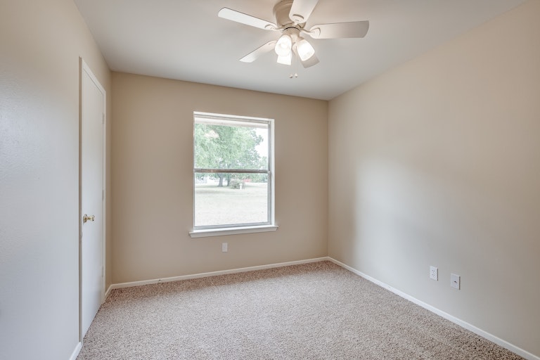 Photo 15 of 21 - 214 E 4th St, Anna, TX 75409