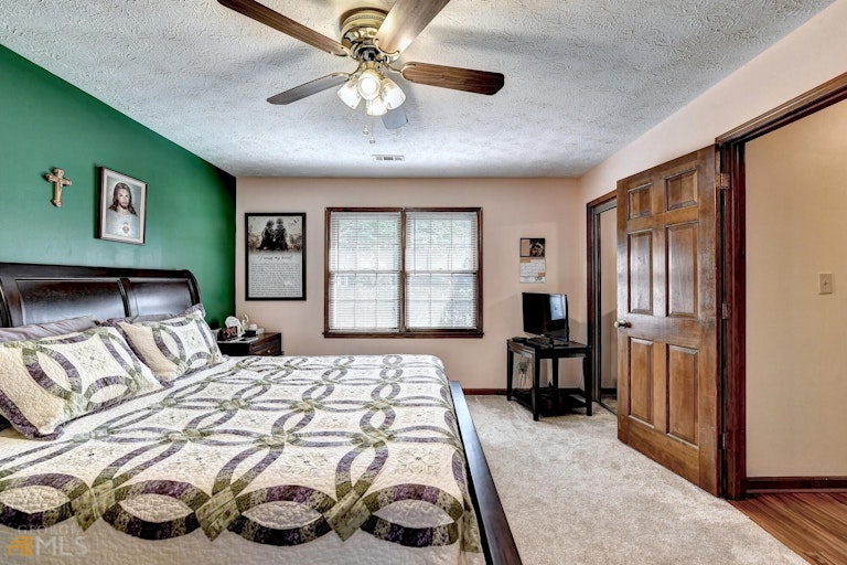 Photo 31 of 47 - 658 Shiloh Ct, Lawrenceville, GA 30044