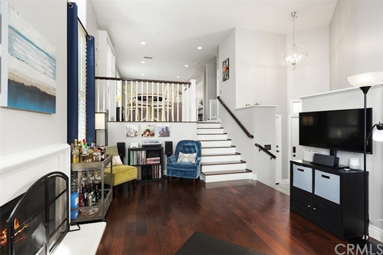 Photo 7 of 41 - 3401 S Main St Unit H, Santa Ana, CA 92707