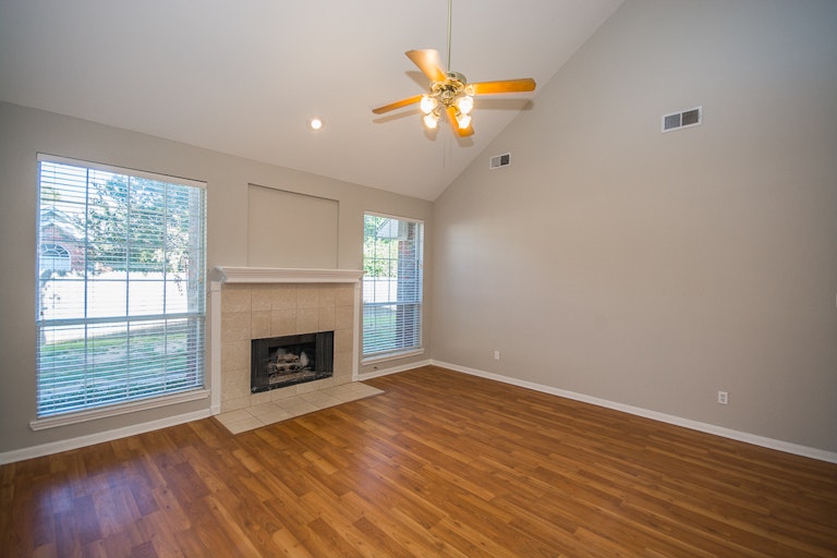 Photo 12 of 44 - 2712 Summerwood Ct, McKinney, TX 75072
