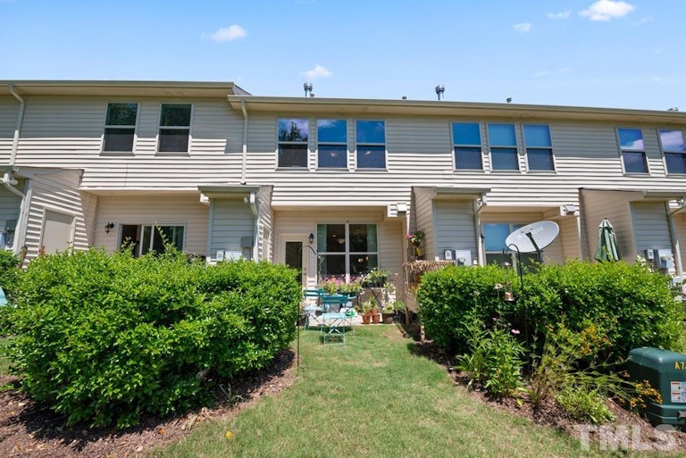 Photo 23 of 25 - 68 Intuition Cir, Durham, NC 27705
