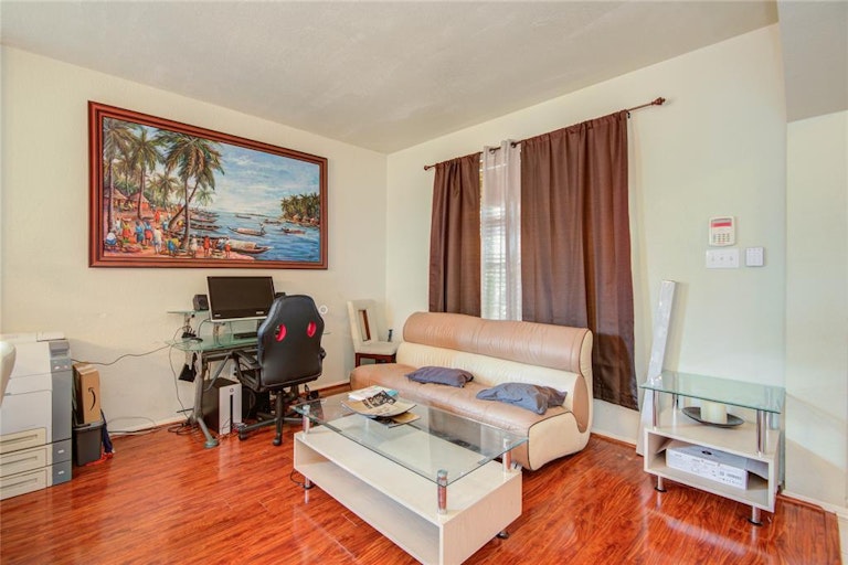 Photo 10 of 50 - 16651 Keegans Ridge Way Dr, Houston, TX 77083