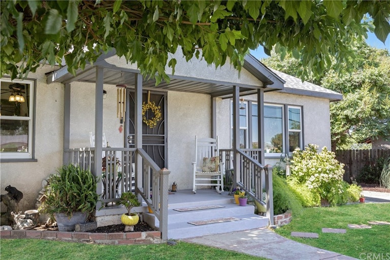 Photo 4 of 38 - 34273 Avenue E, Yucaipa, CA 92399