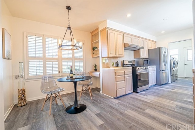 Photo 6 of 34 - 10354 Gloria Ave, Granada Hills, CA 91344