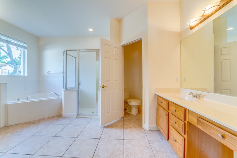 Photo 15 of 33 - 1667 Marina Lake Dr, Kissimmee, FL 34744