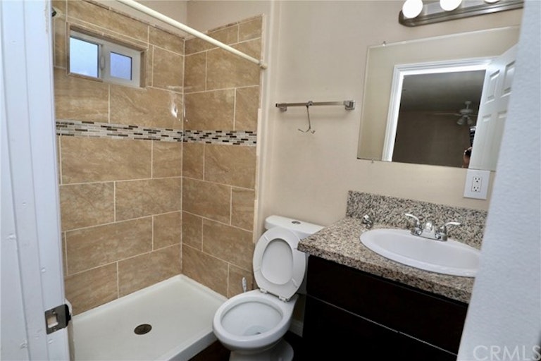 Photo 18 of 24 - 501 S Buena Vista St, Hemet, CA 92543