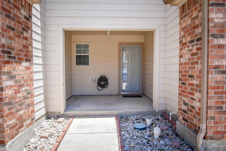 Photo 7 of 36 - 3954 Fernando Dr, Euless, TX 76040