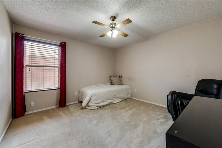 Photo 15 of 27 - 4816 Cedar Crest Dr, McKinney, TX 75070