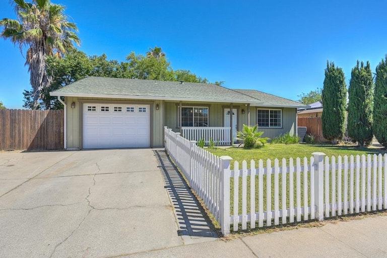 Photo 3 of 34 - 2505 Rhine Way, Elverta, CA 95626