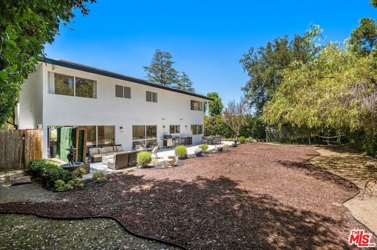 Photo 37 of 37 - 22334 Liberty Bell Rd, Calabasas, CA 91302