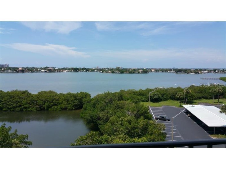 Photo 13 of 22 - 7050 Sunset Dr S #614, South Pasadena, FL 33707