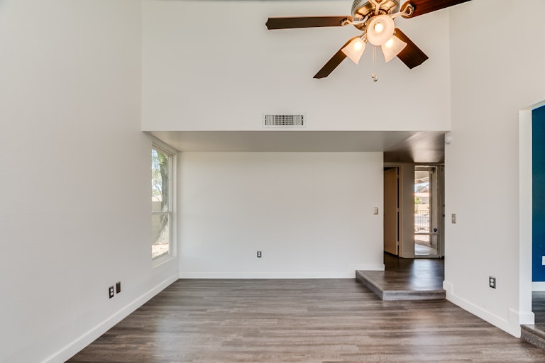 Photo 2 of 24 - 4415 W Gelding Dr, Glendale, AZ 85306