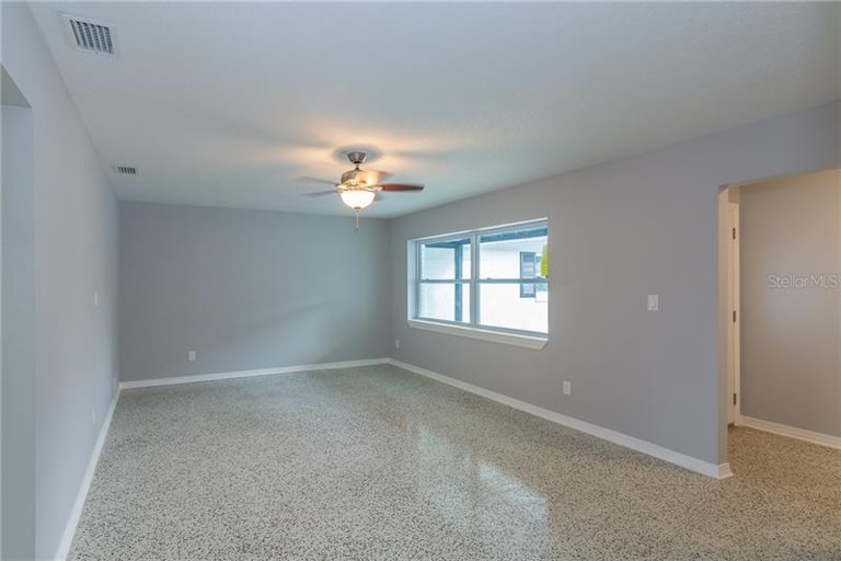 Photo 3 of 15 - 5320 Eggleston Ave, Orlando, FL 32810
