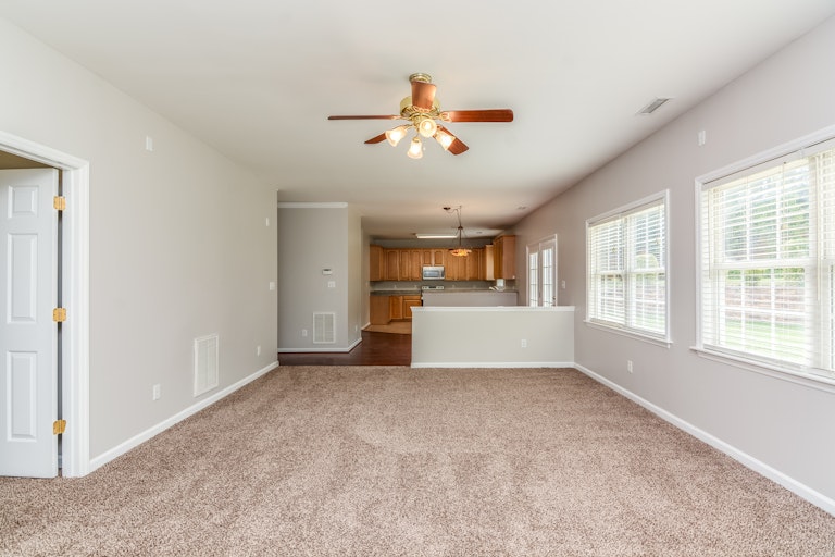 Photo 7 of 21 - 1006 Cantrell Ln, Apex, NC 27502