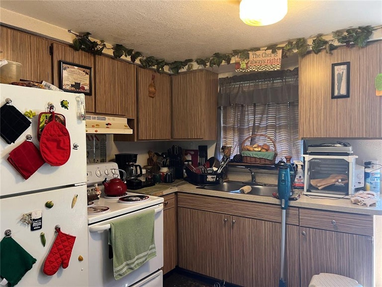 Photo 4 of 56 - 8801 N Brooks St, Tampa, FL 33604