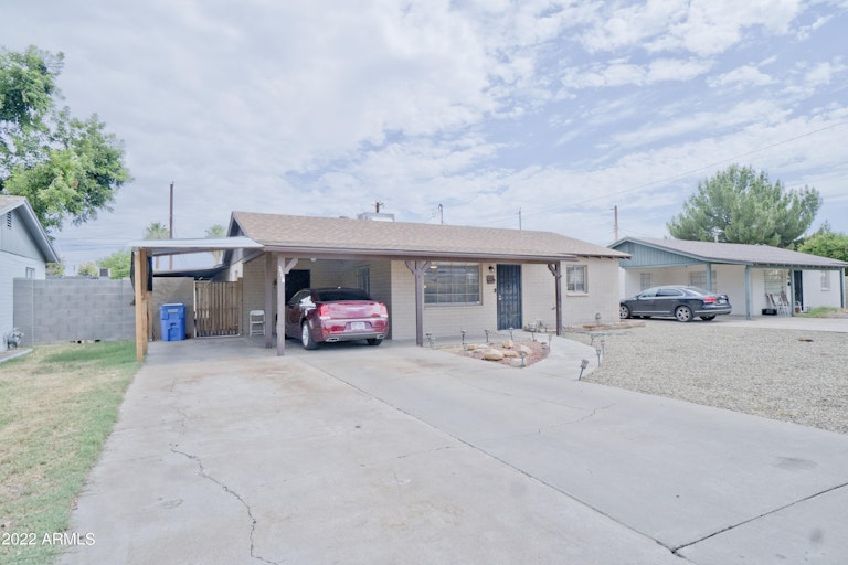 Photo 2 of 38 - 3556 W Meadowbrook Ave, Phoenix, AZ 85019